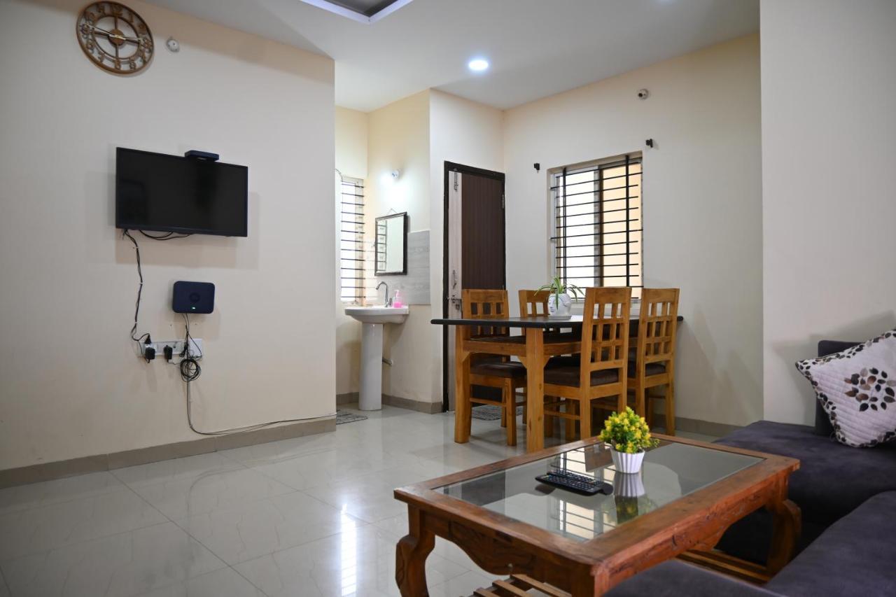 Staeg Heart Of City 2Bhk - 201 印多尔 外观 照片